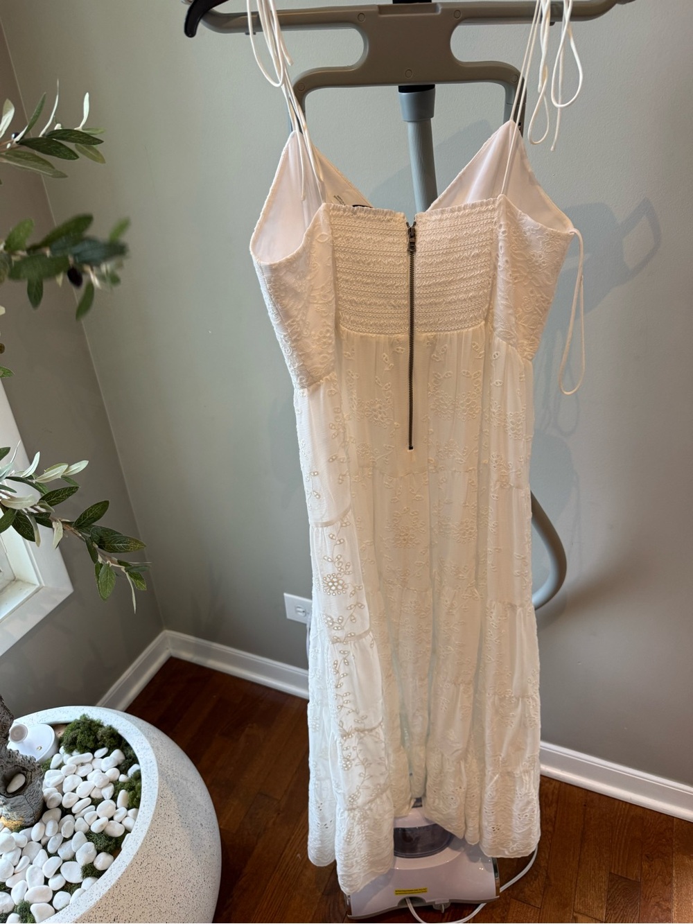 Alice and Olivia maxi dress - Picture 7 of 10